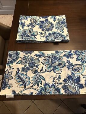 Waverly Blue and Cream Floral Table Runner with Matching Placemats